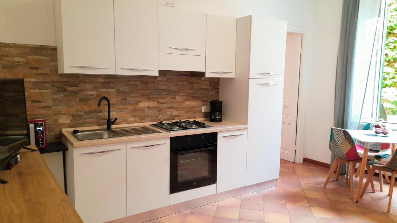 La Casa Di Christina Apartment Imperia Luaran gambar