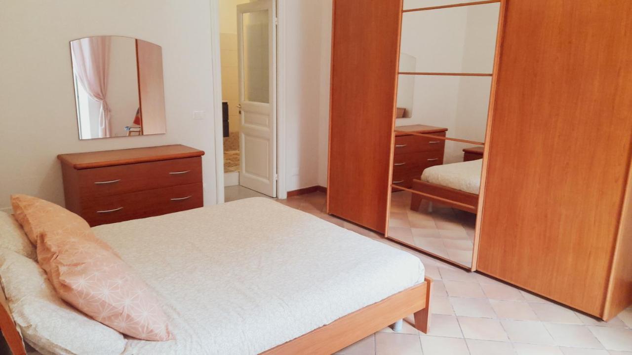 La Casa Di Christina Apartment Imperia Luaran gambar